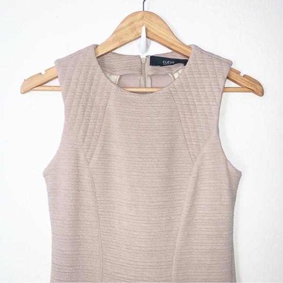 Cut 25 Yigal Azrouel Beige Sheath Dress Sz 4 Colorblock Ruffle Hem - Picture 2 of 6